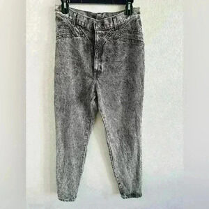 Vintage Chic Acid Wash High Waisted Mom Jeans Size 28, inseam 28